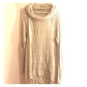 Super cute pull over on a cold day.